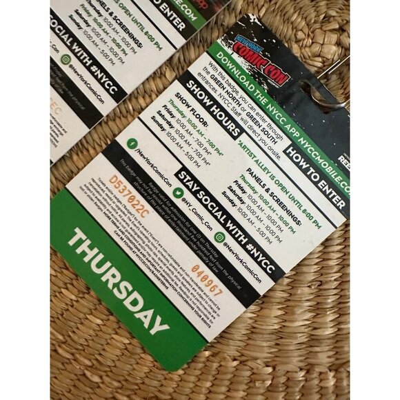 New York Comic Con 2019 Badges & Lanyards (2) - Picture 10 of 11